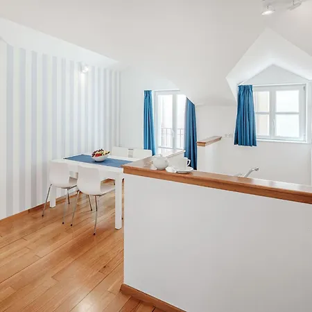 Old Town And Apartment Porec