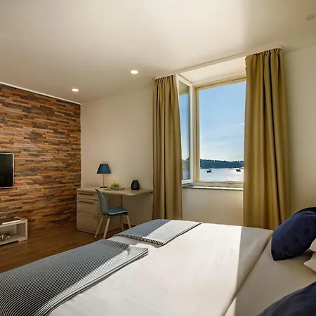 Old Town And Apartment Porec