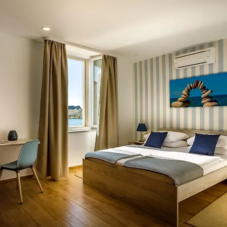 Old Town And Apartment Porec
